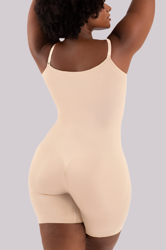 Confaty Amara – Round-Neck Mid-Thigh Bodysuit