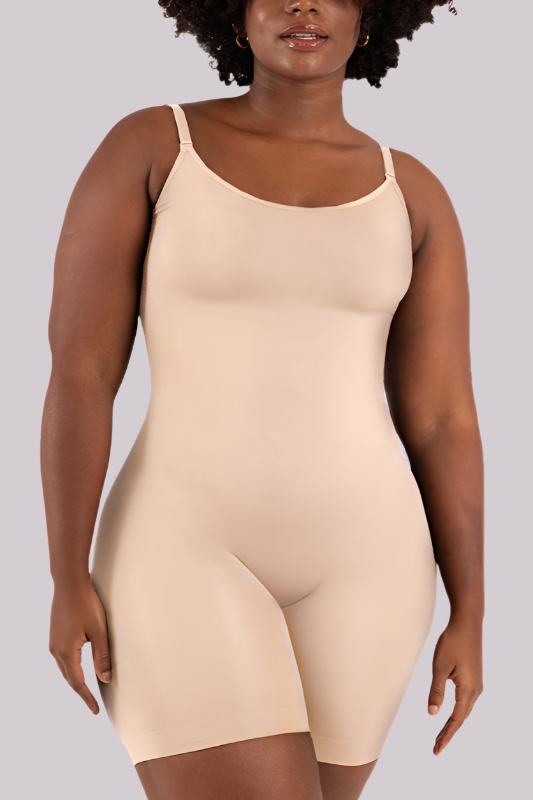 Confaty Amara – Round-Neck Mid-Thigh Bodysuit