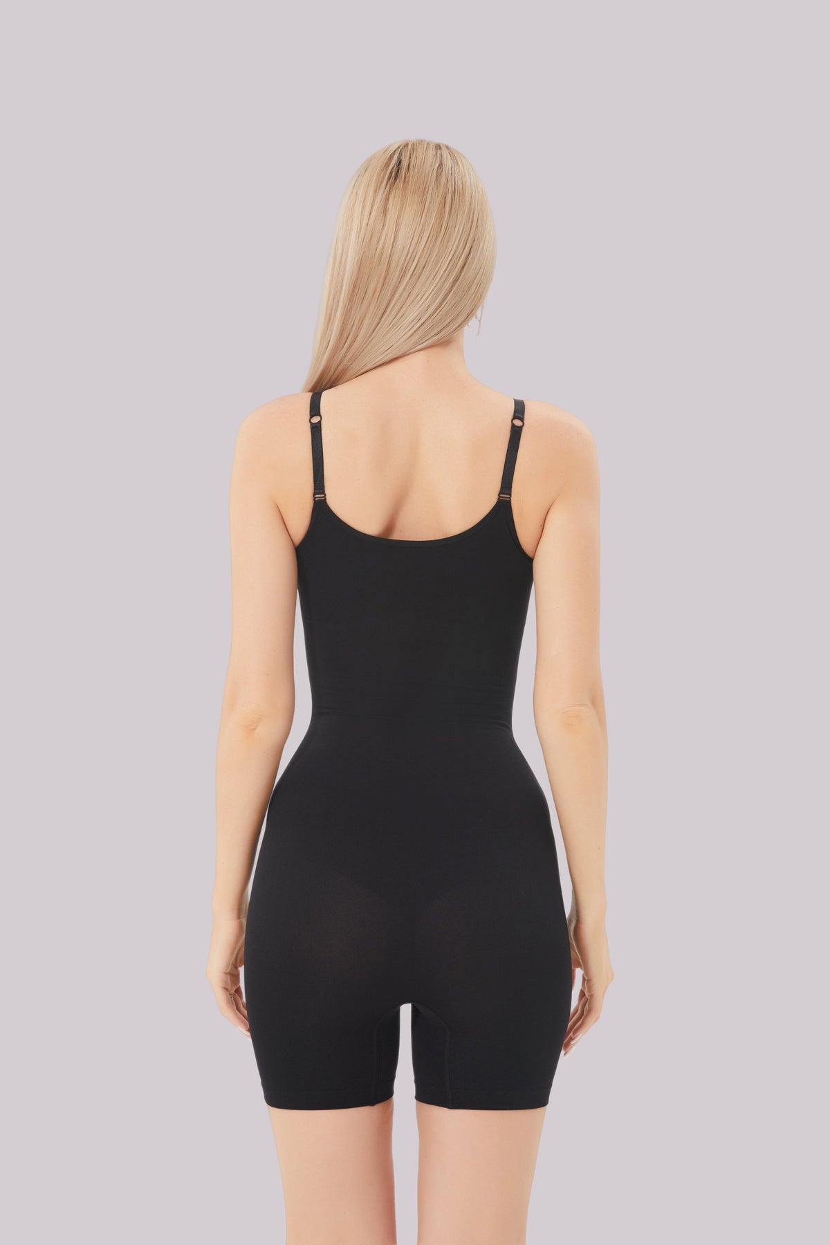 Confaty Amara – Round-Neck Mid-Thigh Bodysuit